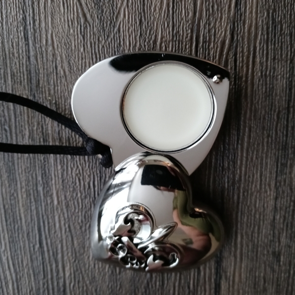 Outspoken by Fergie Pendant - Picture 5 of 6